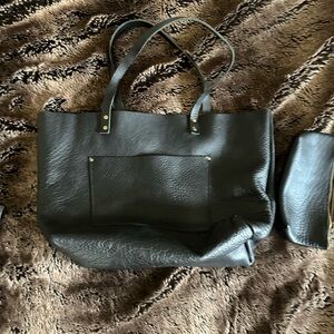 Elegant Portland Black Leather Tote Bag